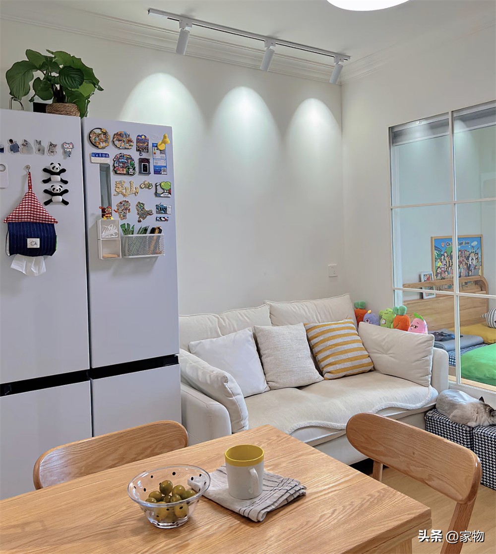 Căn hộ cũ 37m² ở trung tâm thành phố: Chia đôi phòng khách làm thêm phòng ngủ, gia đình 3 người vẫn sống thoải mái - Ảnh 5.