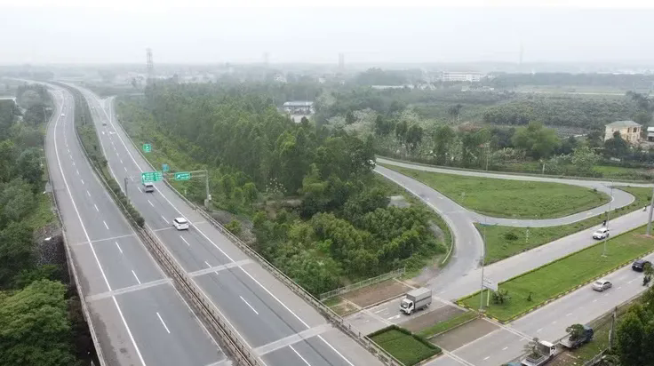 Cấm xe chở xăng dầu qua hầm trên cao tốc Nội Bài - Lào Cai- Ảnh 1.