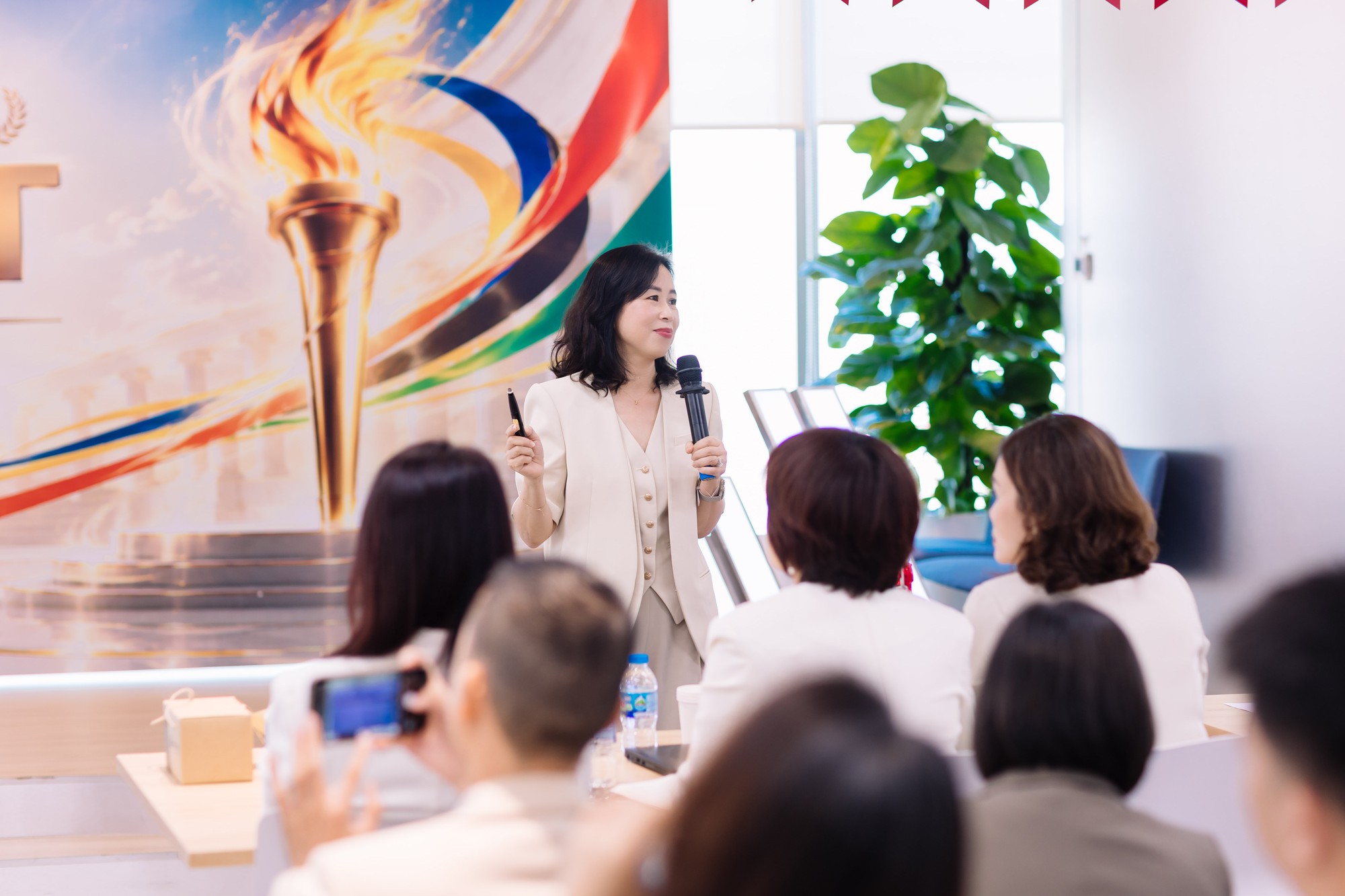 Bản lĩnh mở lối, di sản tiếp nối: Câu chuyện của những doanh chủ tại AIA Việt Nam - Ảnh 4.