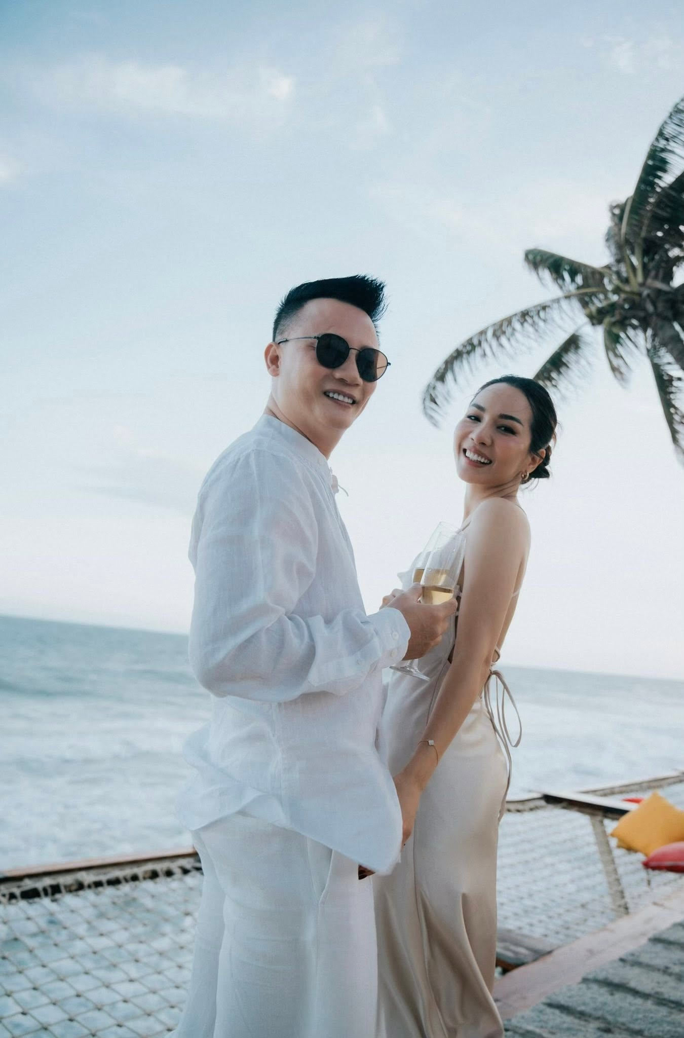 Ca sĩ quê Ninh Bình cưới con gái đại gia miền Tây: Xây biệt thự 500m² đẹp như resort, vợ vẫn chê 5 thứ- Ảnh 1.