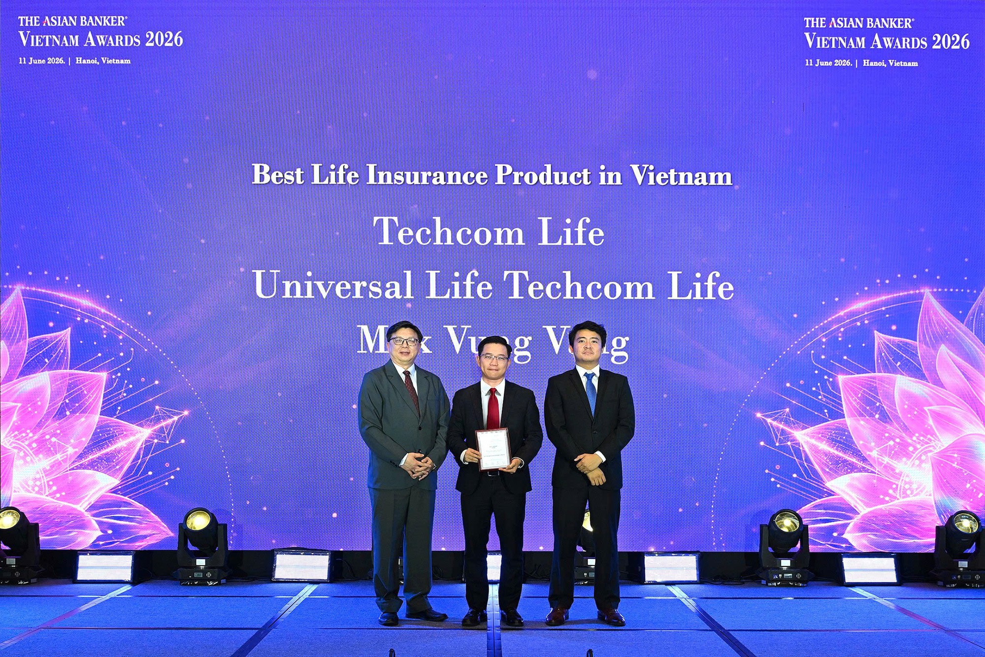 Techcom Life hoàn tất tăng vốn lên 4.300 tỷ đồng thuộc top công ty bảo hiểm có vốn dẫn dầu tại Việt Nam - Ảnh 1.