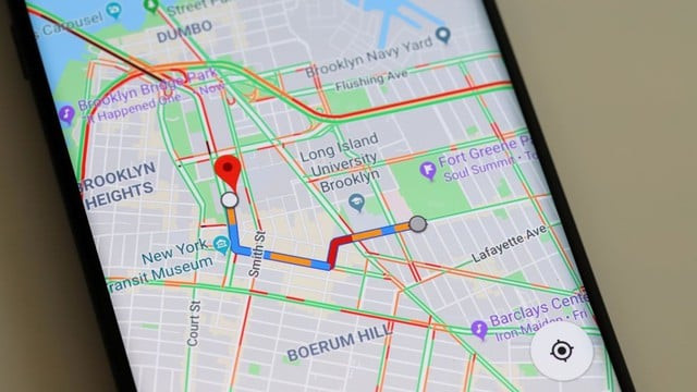 Google Maps cho xem bản đồ miễn phí suốt 21 năm qua, vậy ứng dụng này kiếm tiền thế nào?- Ảnh 1.