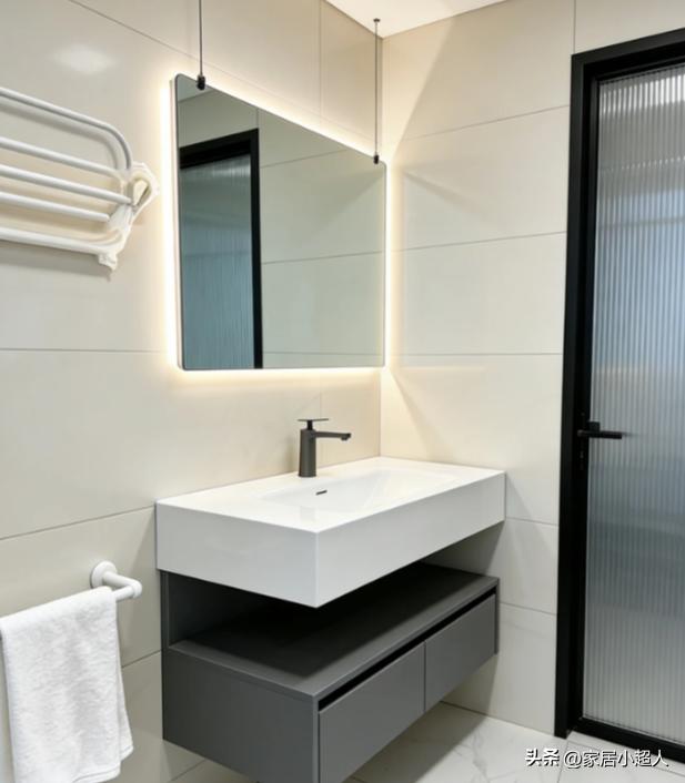 Phòng tắm nhỏ đừng cố nhét bồn rửa vào trong: 4 cách bố trí mới vừa rộng hơn vừa đẹp hơn - Ảnh 1.