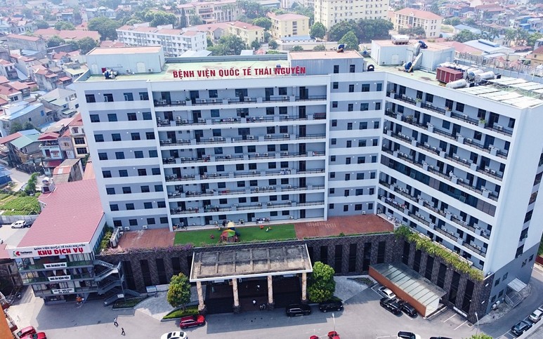 Cựu Chủ tịch chuỗi bệnh viện có tiếng bán sạch cổ phiếu khi thị giá rơi xuống đáy