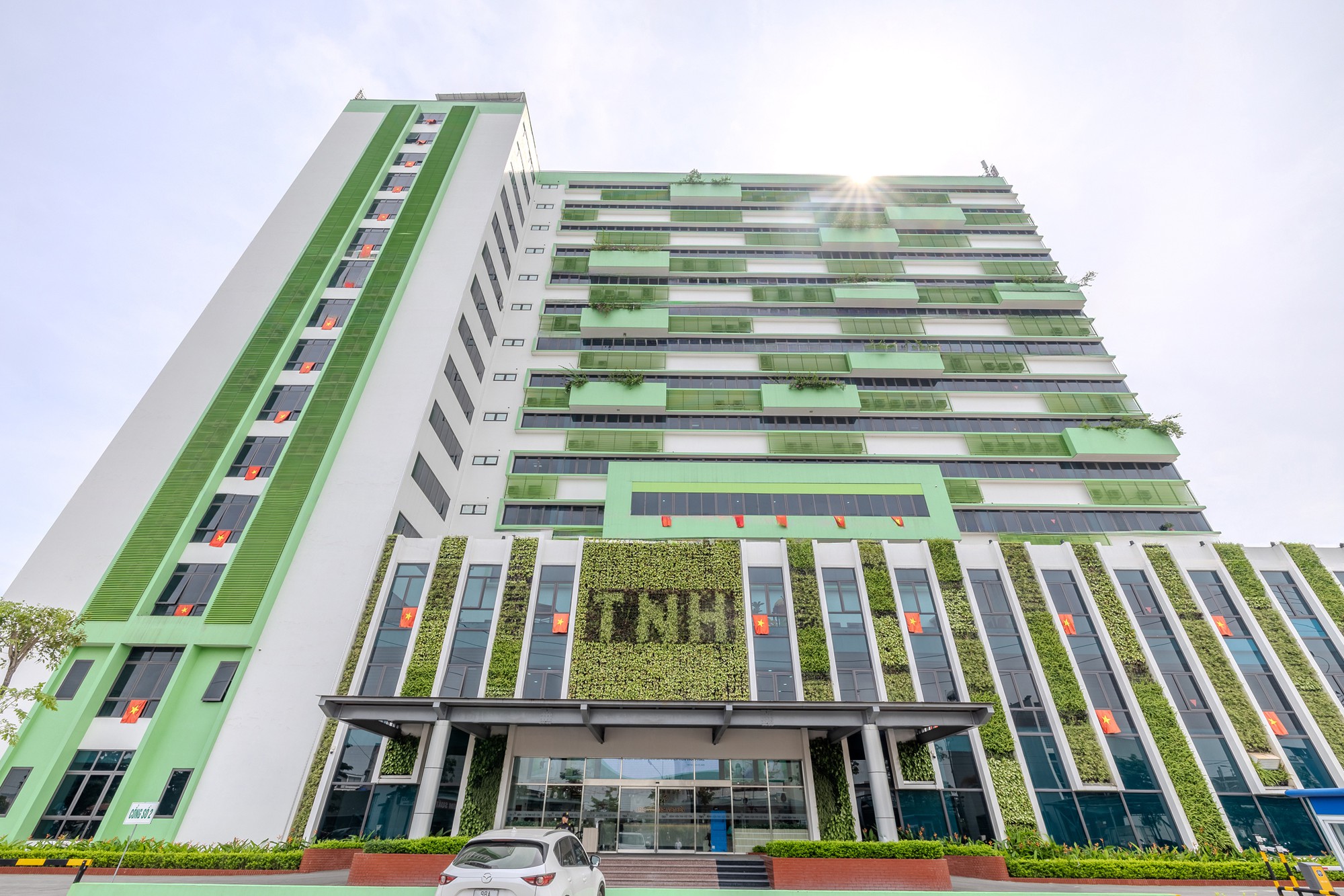 Một thành viên HĐQT Bệnh viện TNH thoái sạch 3,2% vốn - Ảnh 1.