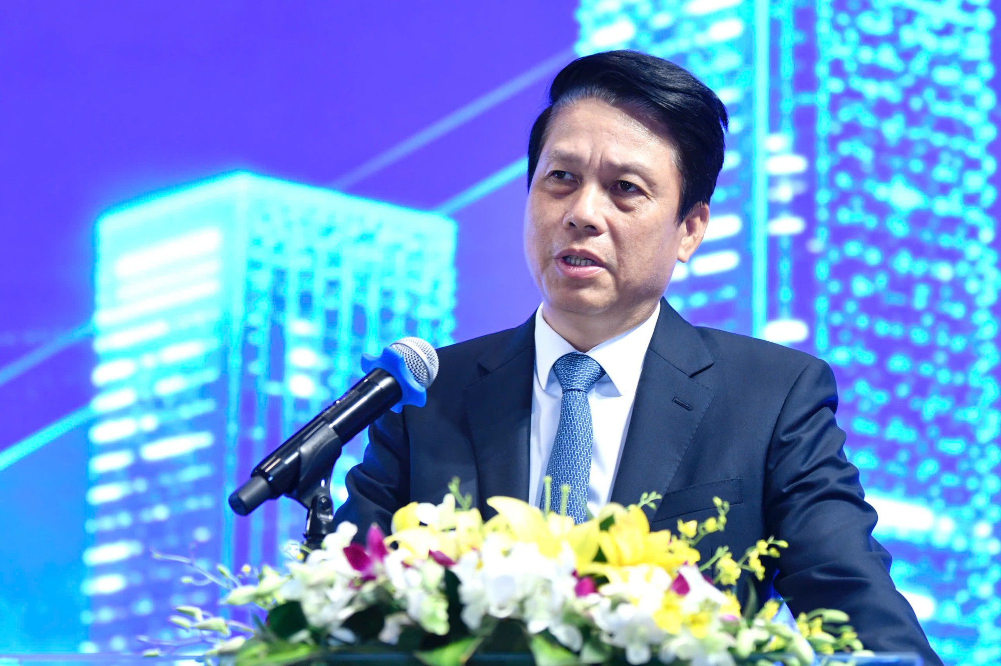 Phó Thống Đốc Nhnn Phạm Tiến Dũng: Không Ai Có Thể Thành Công Khi Đứng Một Mình Người Nhà Của Phó Thống Đốc Nhnn Từng Làm Thủ Tục Xuất Viện Rồi Phải Nhập Viện Luôn Vì Quá Mệt Do Chờ Làm Thủ Tục - Ảnh 1.