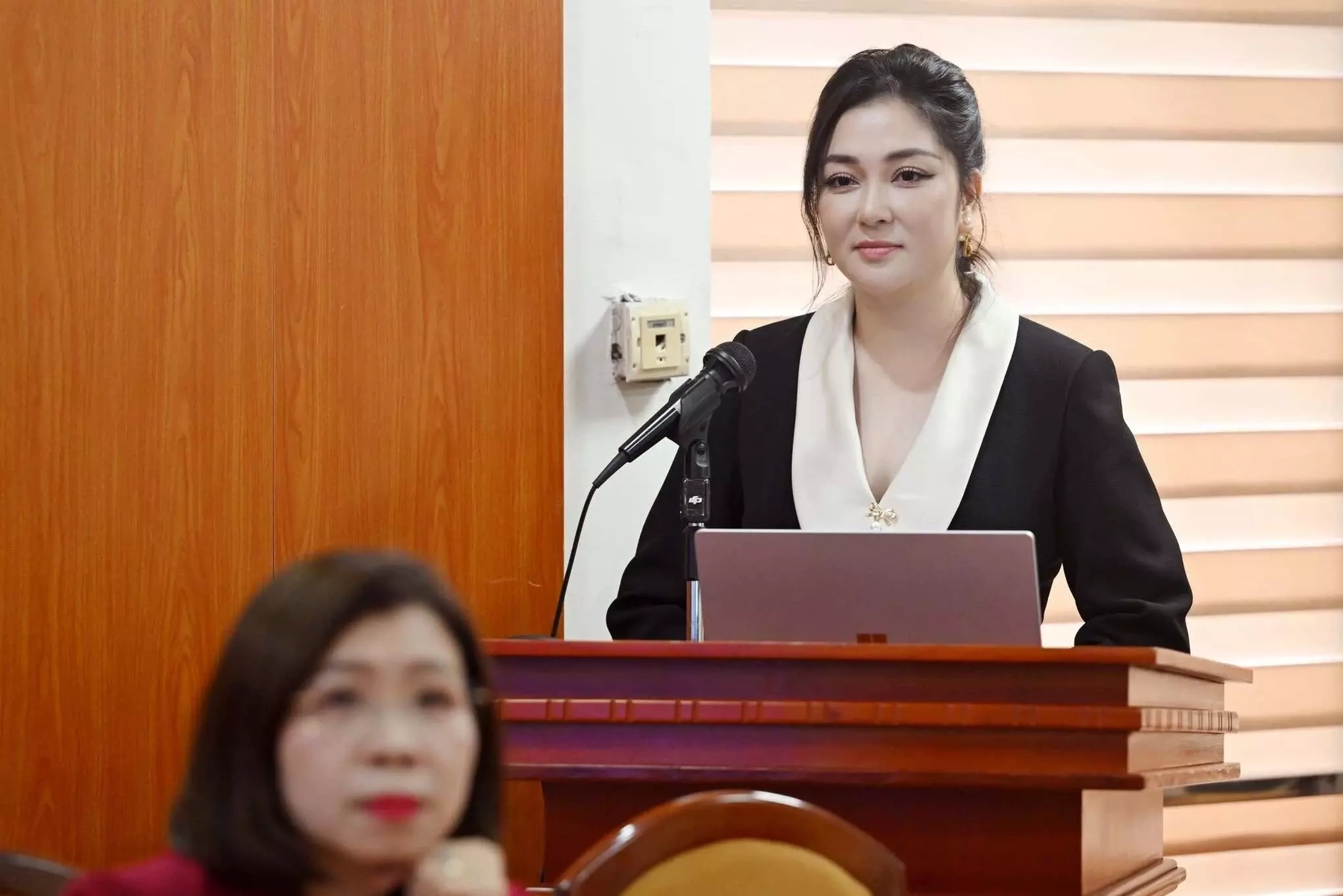 Cô hoa hậu từng sống trong nhà mái lá, nay ở trong căn biệt thự giữa Hà Nội, cuộc sống viên mãn, vừa nhận bằng tiến sĩ - Ảnh 1.