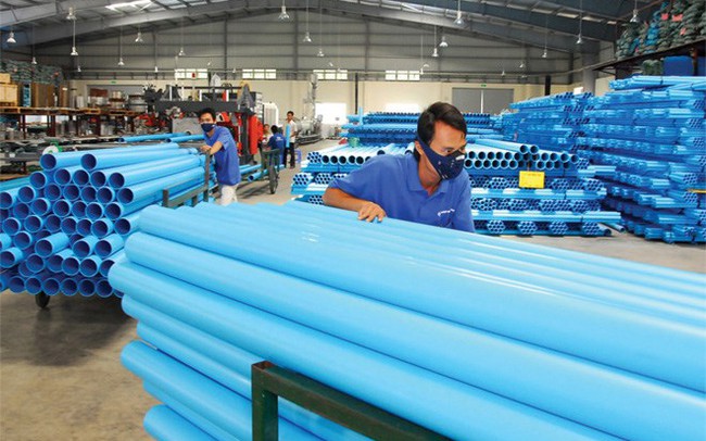 Từ chai nước, túi đựng hàng đến linh kiện ô tô, hơn 6.000 công ty Việt Nam tạo nên ngành công nghiệp gần 900.000 tỷ đồng, xuất khẩu 10 tỷ USD/năm