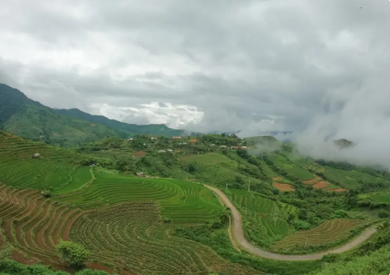Việt Nam có 1 bản làng nằm ở độ cao hơn 1.500 m, mát mẻ quanh năm: Có nhiều hộ dân kiếm hơn 100 triệu đồng/năm nhờ làm du lịch   - Ảnh 2.