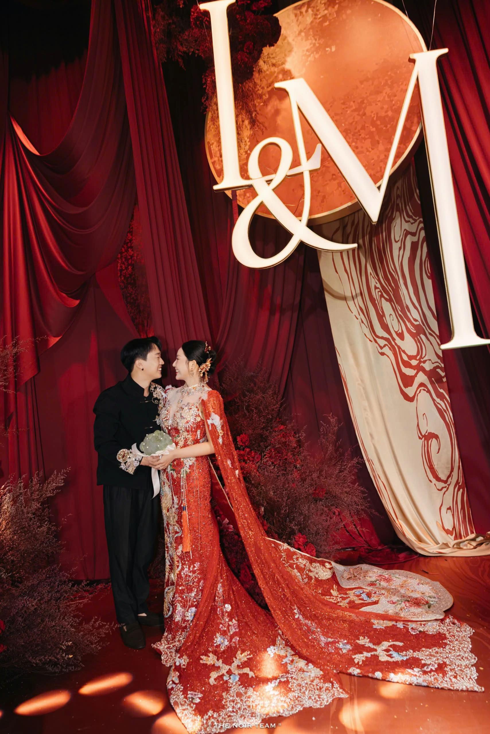 Đám cưới hot nhất khu chợ Lớn: Loạt nghi lễ lạ lùng kéo dài 6 tiếng khiến khách mời đi từ ngạc nhiên này đến ngỡ ngàng khác- Ảnh 15.