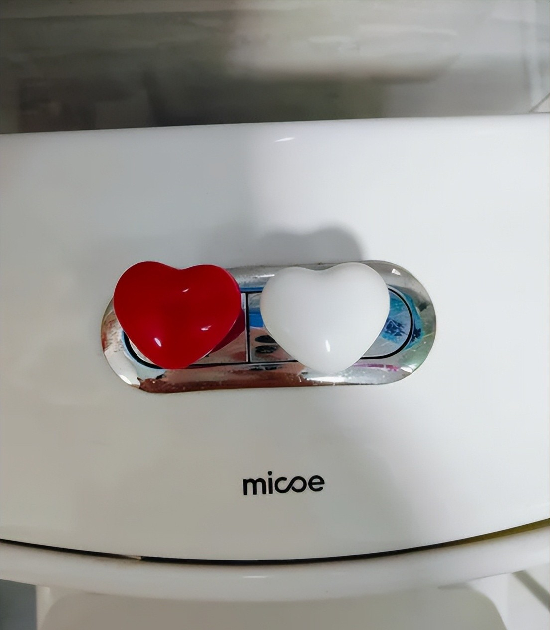 Dùng bồn cầu bao năm tôi mới biết mình toàn ấn sai nút: Chẳng trách tiền nước cứ âm thầm tăng - Ảnh 3.