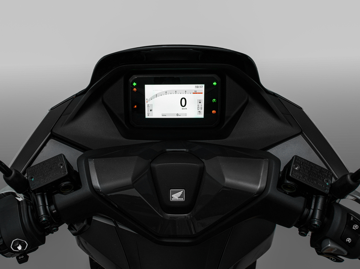 Honda PCX160 2026 mở bán gần Việt Nam: Thiết kế trẻ trung hơn, cốp rộng 30 lít, giá quy đổi hơn 80 triệu- Ảnh 3.