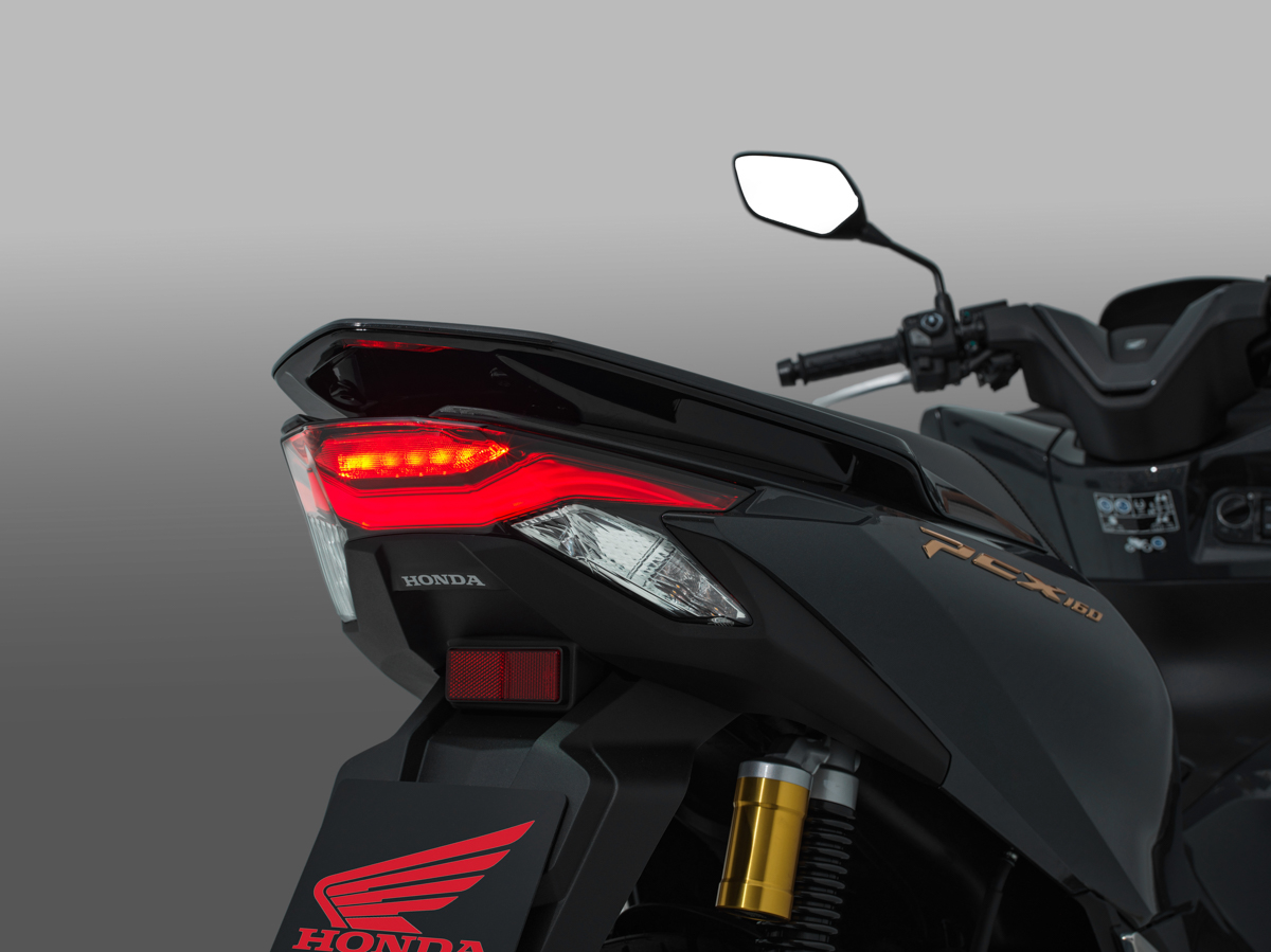 Honda PCX160 2026 mở bán gần Việt Nam: Thiết kế trẻ trung hơn, cốp rộng 30 lít, giá quy đổi hơn 80 triệu- Ảnh 5.