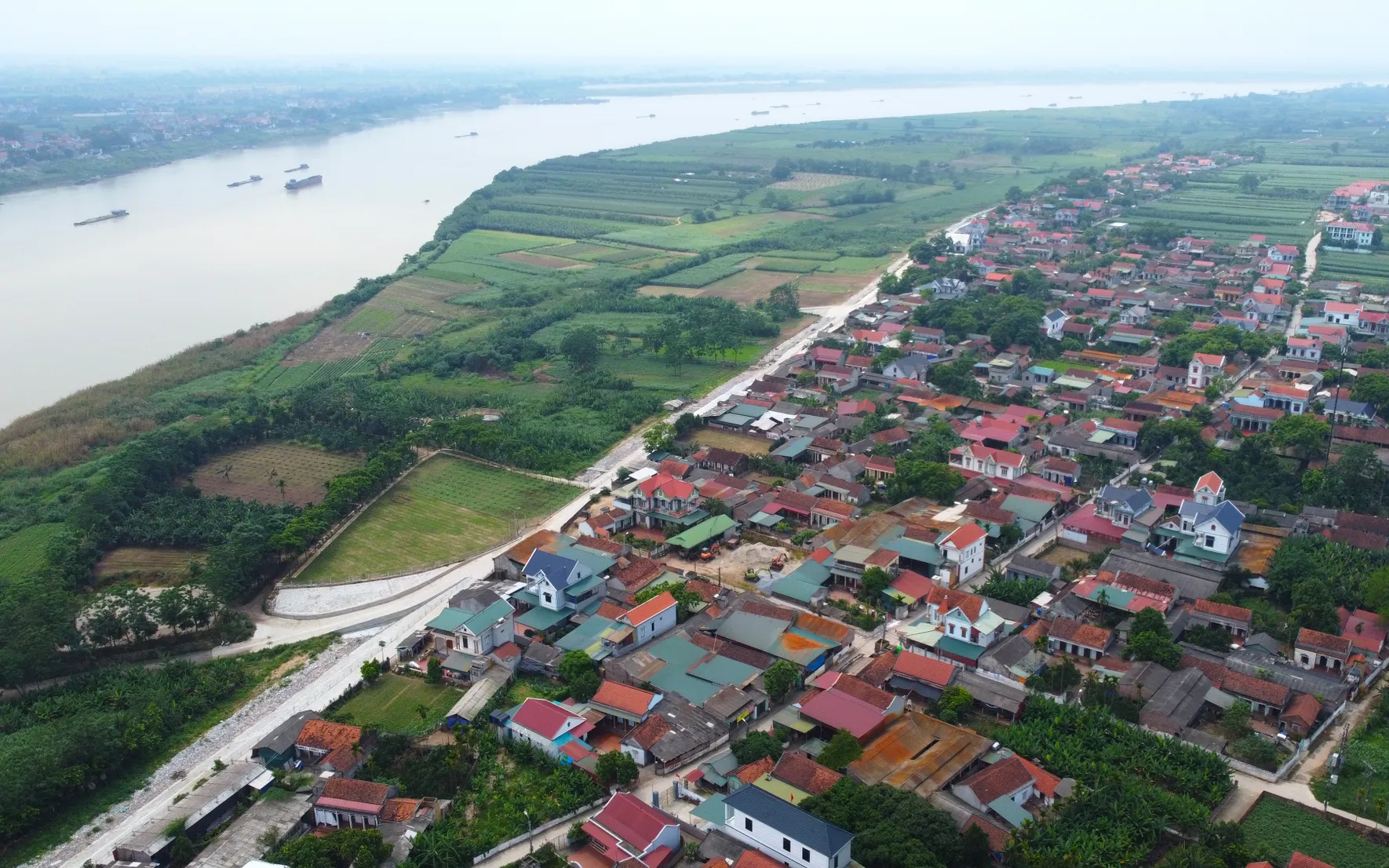 VinCons của ông Phạm Nhật Vượng đang xây 1 công trình đặc biệt tại xã đảo duy nhất của Hà Nội, có ~6.600 người sinh sống: Cất nóc hạng mục quan trọng chỉ sau 5 tháng khởi công, sớm hơn dự kiến 30 ngày