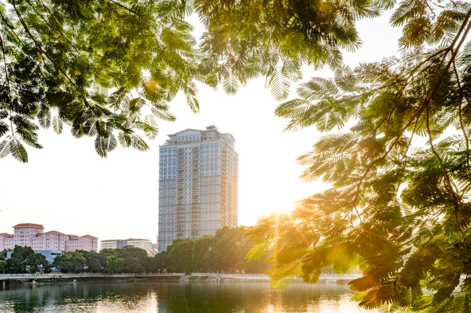 Đặc quyền ngắm pháo hoa từ khán đài thượng hạng của chốn sống danh gia - Ảnh 2.