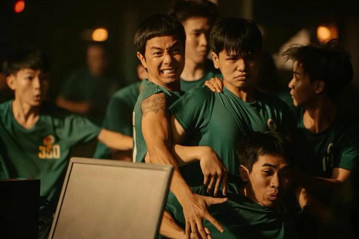 Đạo diễn 'Trại Buôn Người' vượt Trấn Thành, Thu Trang lập kỷ lục doanh thu với phim đầu tay- Ảnh 3.