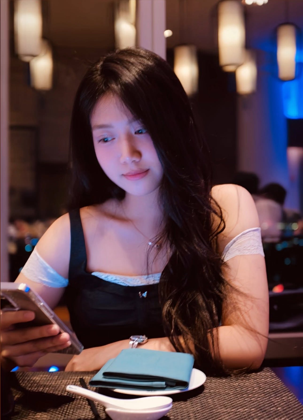 Con gái Mạnh Trường đẹp chuẩn điện ảnh, nhan sắc được so sánh với MC Lê Bống - Ảnh 5.