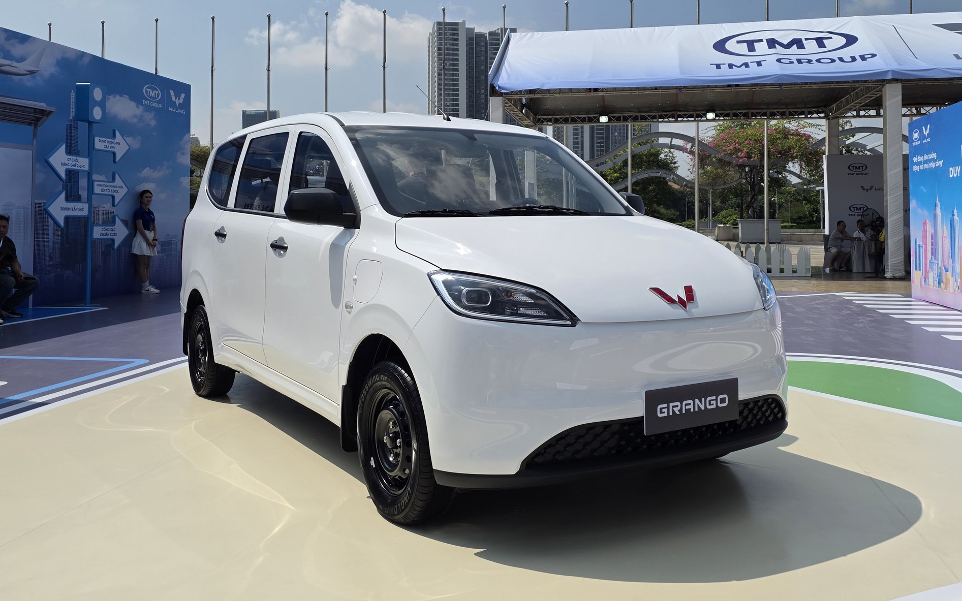 TMT Motors tung 4 mẫu ô tô điện mới tại Việt Nam: Từ mini EV đến xe 7 chỗ cửa trượt, giá từ 279-839 triệu đồng 
