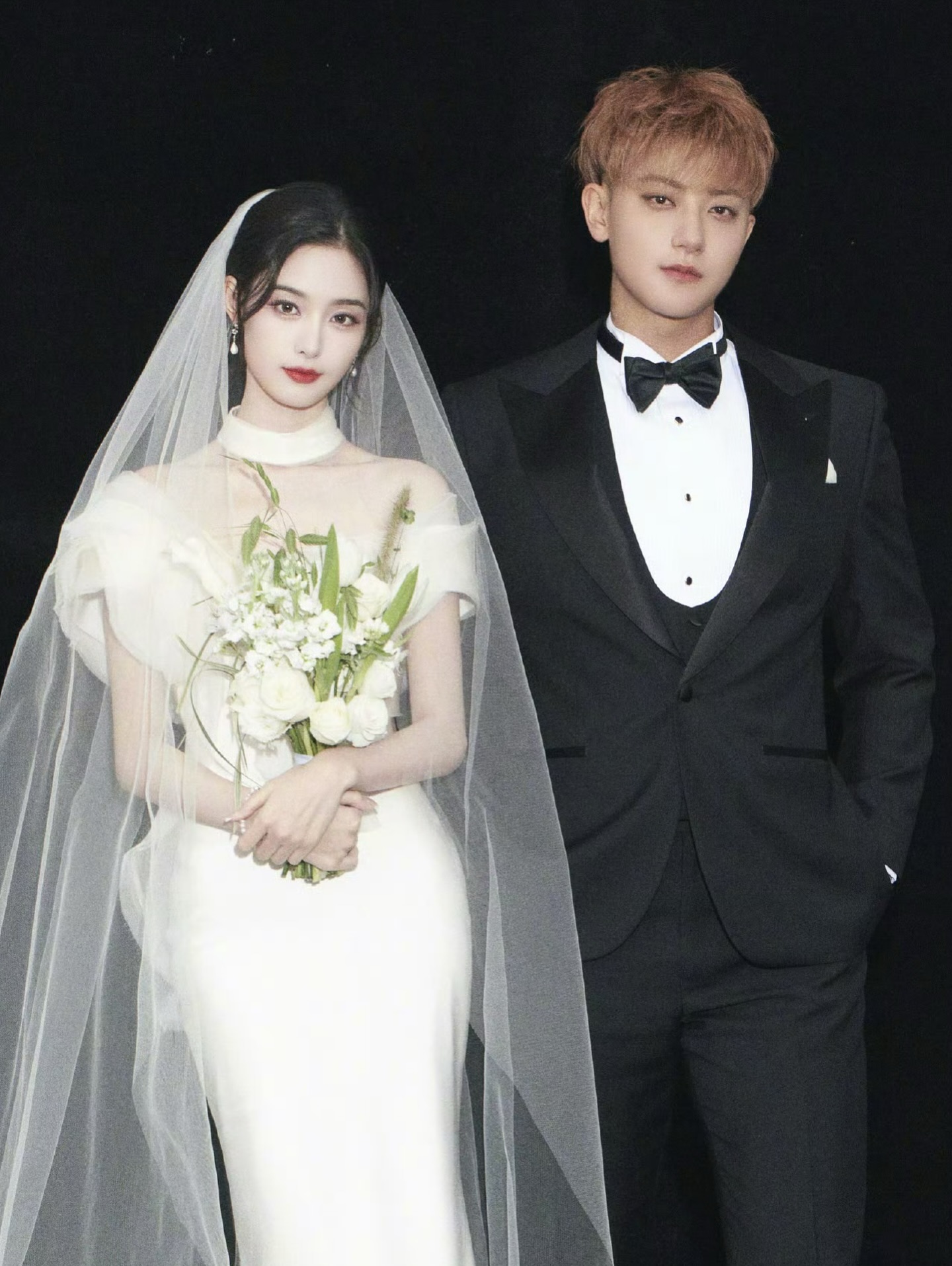 Hot nhất hôm nay: Chủ tịch showbiz và nàng thơ gen Z bất ngờ công khai con đầu lòng, bé trai đã cao gần chạm eo bố mẹ - Ảnh 5.