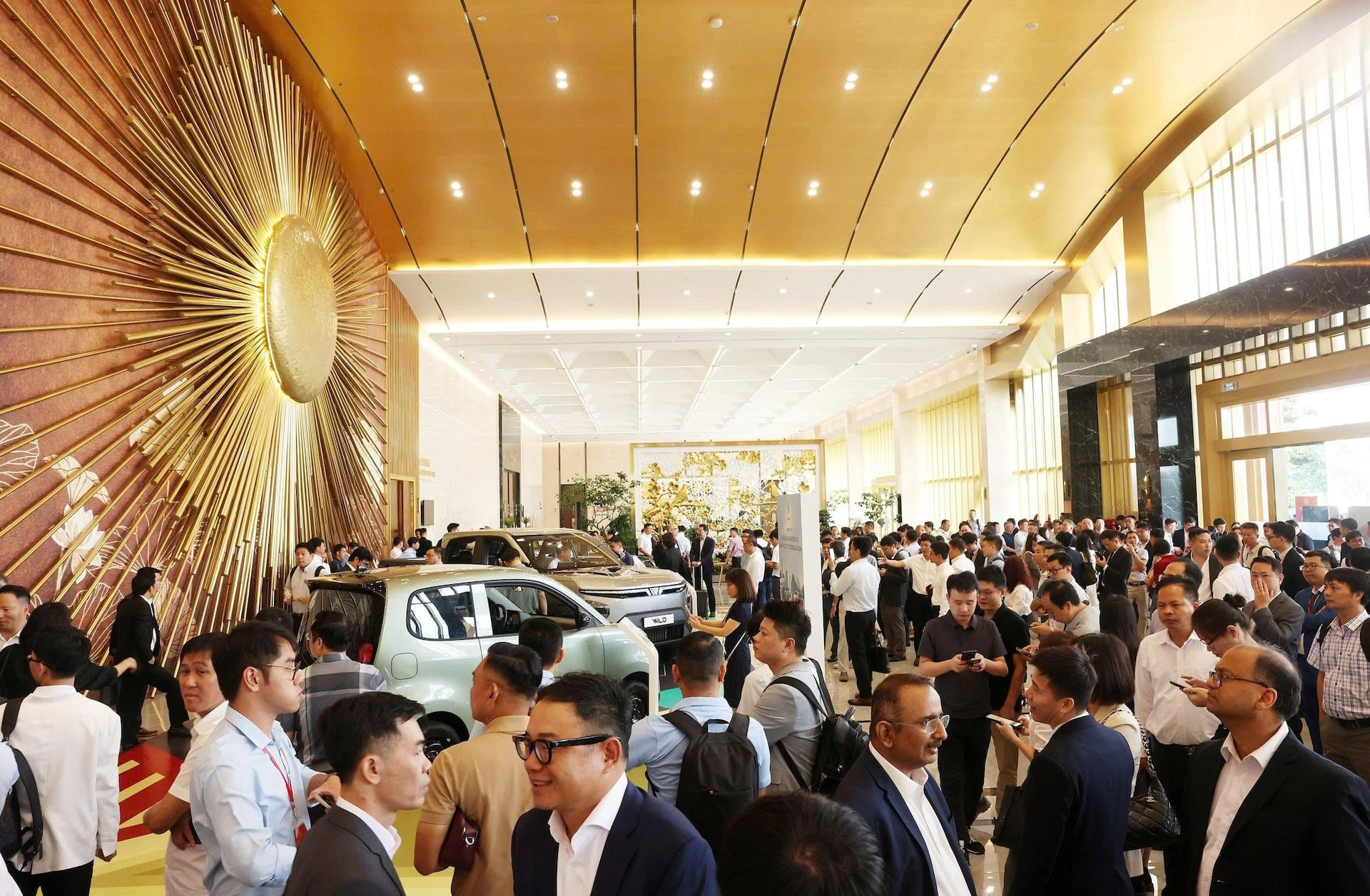 Vingroup hé lộ loạt kế hoạch lớn, mời doanh nghiệp Việt Nam  và các nước nhập cuộc cùng VinFast, VinMetal, VinSpeed, VinEnergo...- Ảnh 2.