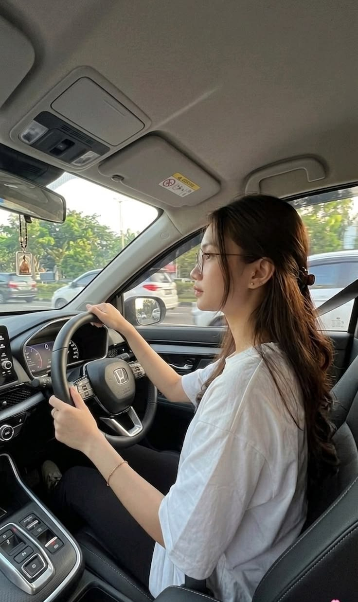 Hai gia đình cùng thu nhập 30 triệu/tháng, chỉ khác chuyện có ô tô hay không: Cuối tháng số tiền còn lại chênh nhau bất ngờ- Ảnh 1.