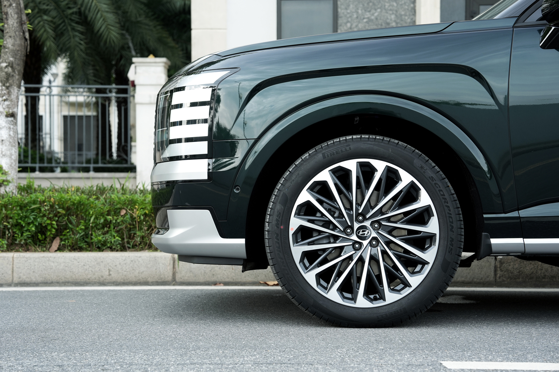 Hyundai Palisade Hybrid chốt giá tại Việt Nam: 3 phiên bản, giá từ 1,5 tỷ đồng - Ảnh 3.