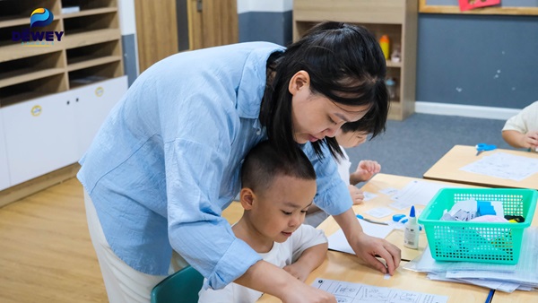 Con học sa sút không phải chuyện một sớm một chiều: 5 dấu hiệu cảnh báo sớm mà bố mẹ dễ bỏ qua- Ảnh 2.