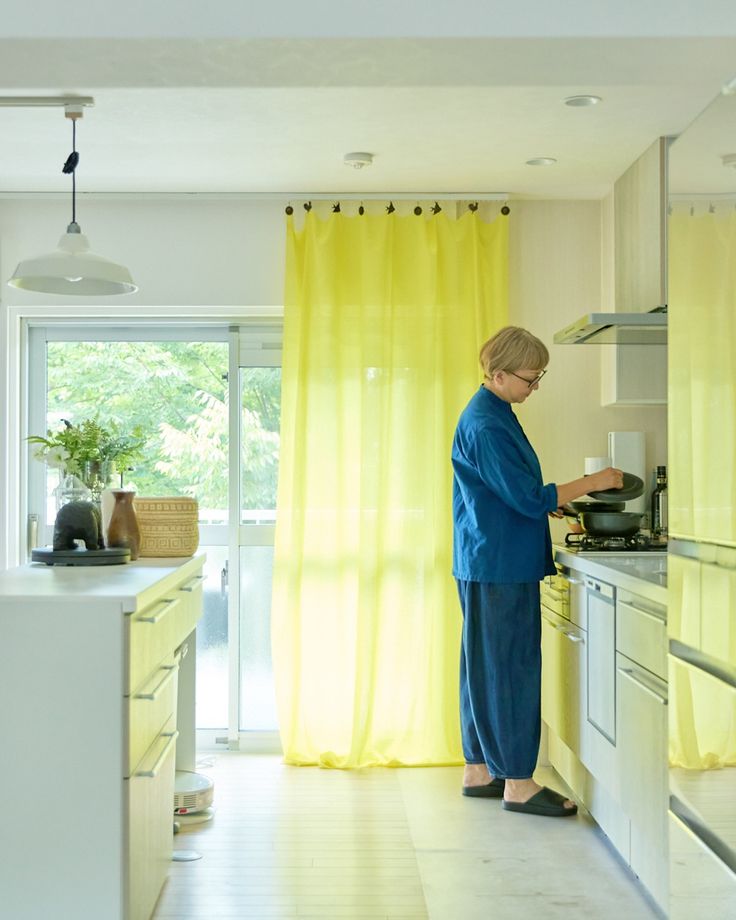 Nghỉ hưu mới nhận ra dọn nhà không cần chăm chỉ: 6 mẹo giúp phụ nữ 60 tuổi giữ nhà sạch mà mỗi ngày chưa đến 1 giờ - Ảnh 6.
