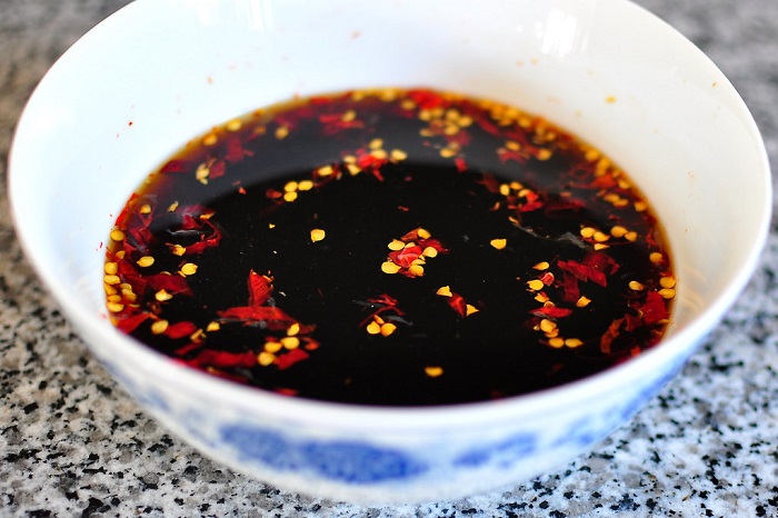 Lời cảnh báo đến các gia đình thích dùng nước tương: 5 sai lầm "phá gan", tự nuốt độc!- Ảnh 1.