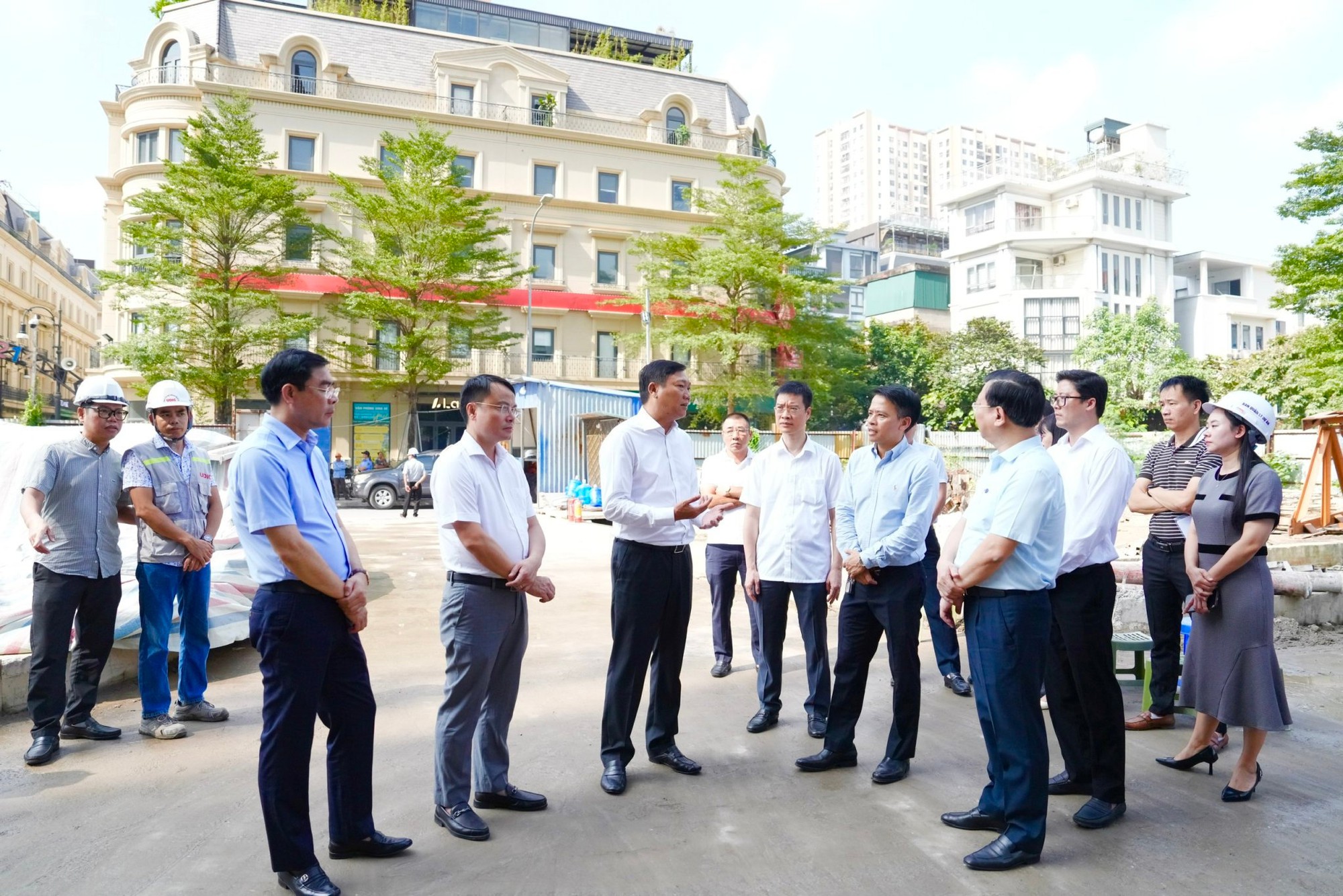 Hà Nội đẩy nhanh tiến độ các dự án nhà ở tái định cư, nhà ở xã hội- Ảnh 3.