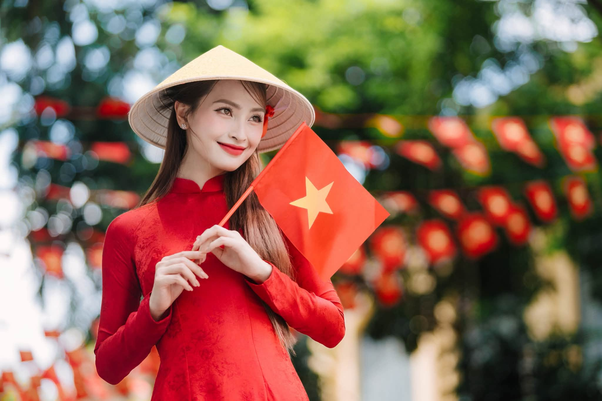 Nữ MC SN 1993 từng dẫn Đường Lên Đỉnh Olympia là học sinh giỏi Văn cấp tỉnh, học Quản trị Kinh doanh nhưng bén duyên truyền hình- Ảnh 1.