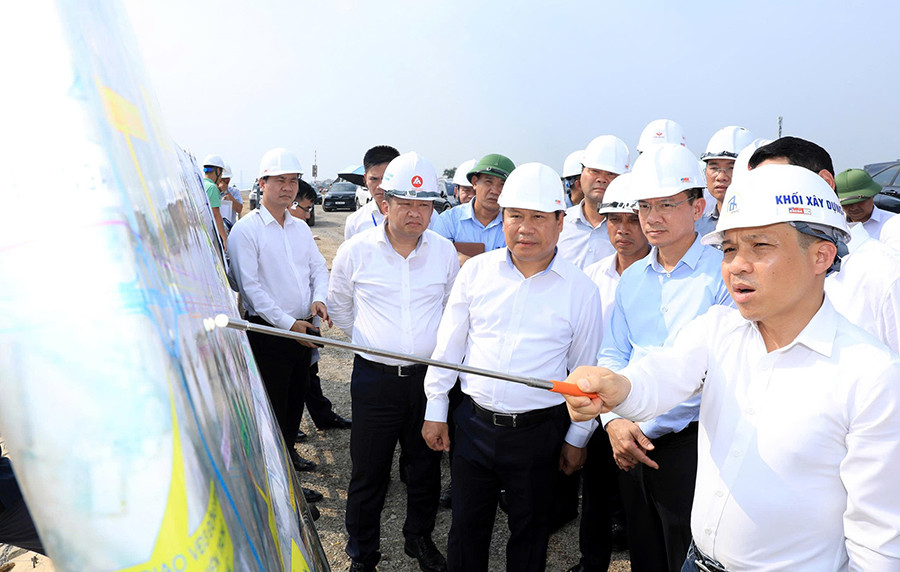 Khơi thông điểm nghẽn, đẩy nhanh tiến độ công trình trọng điểm- Ảnh 1.