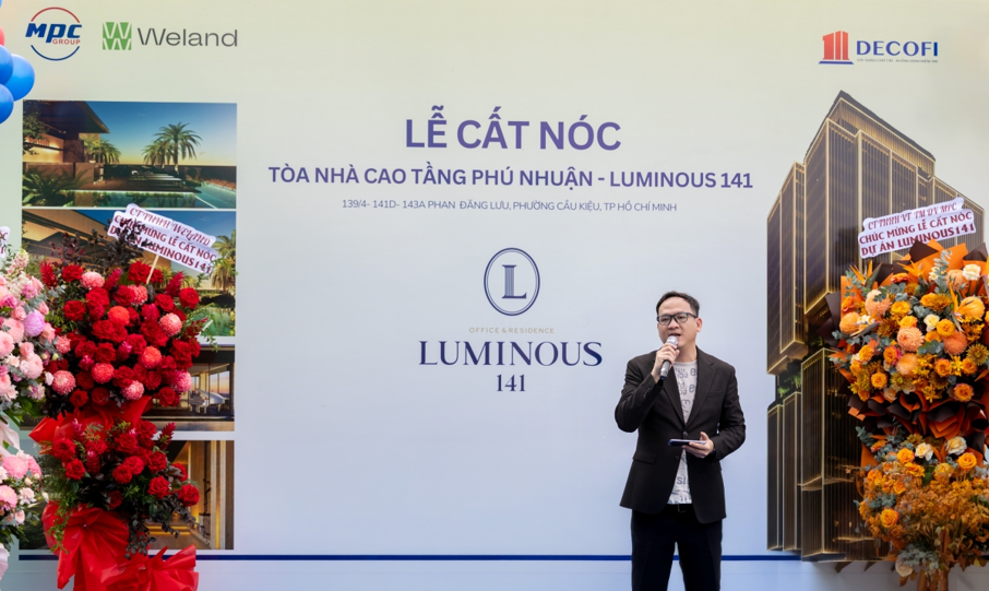 Tòa nhà 17 tầng trên đất vàng hiếm hoi TP.HCM cất nóc sau bài toán khó dưới lòng đất - Ảnh 2.
