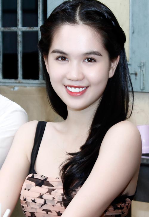 Cô bé mặc áo dài trắng quê Vĩnh Long lớn lên thành mỹ nhân cực hot: Ở biệt thự 50 tỷ, yêu đương là ẩn số  - Ảnh 4.