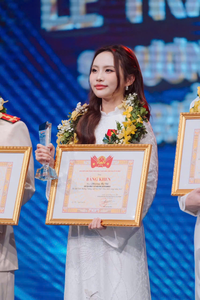 Cô gái quê TP.HCM 19 tuổi tự lập công ty, làm show miễn phí, liên tục được khen thưởng cấp quốc gia- Ảnh 10.