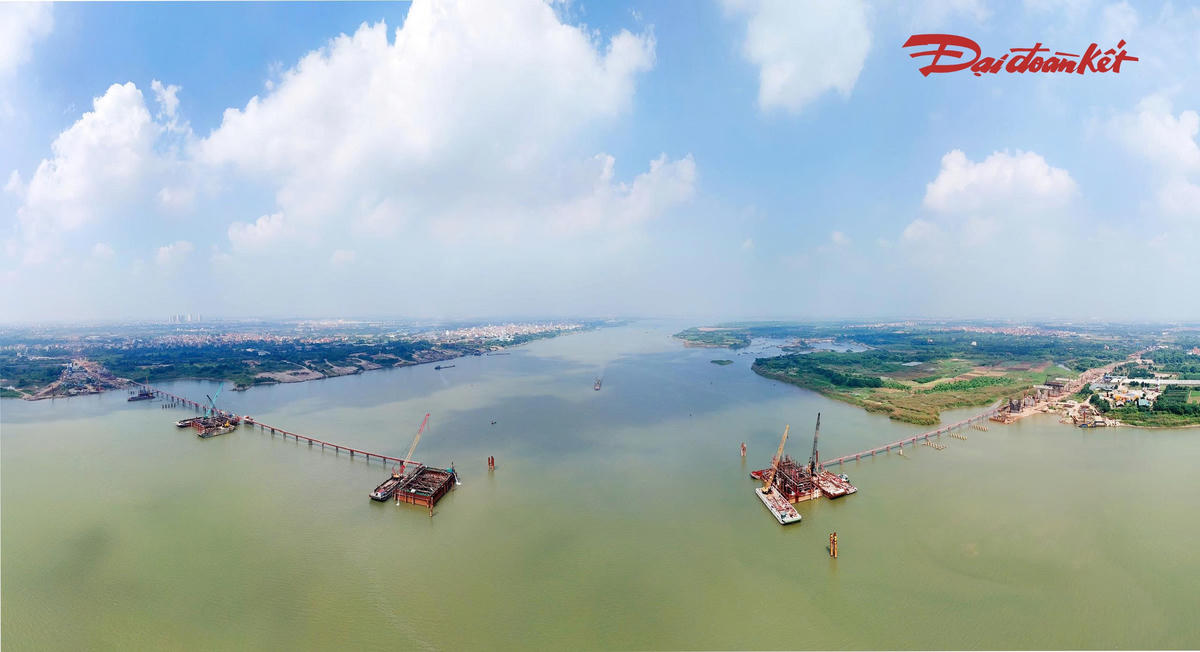 Cầu Thượng Cát sau một năm thi công: Ba trụ tháp dần thành hình giữa sông Hồng- Ảnh 3.