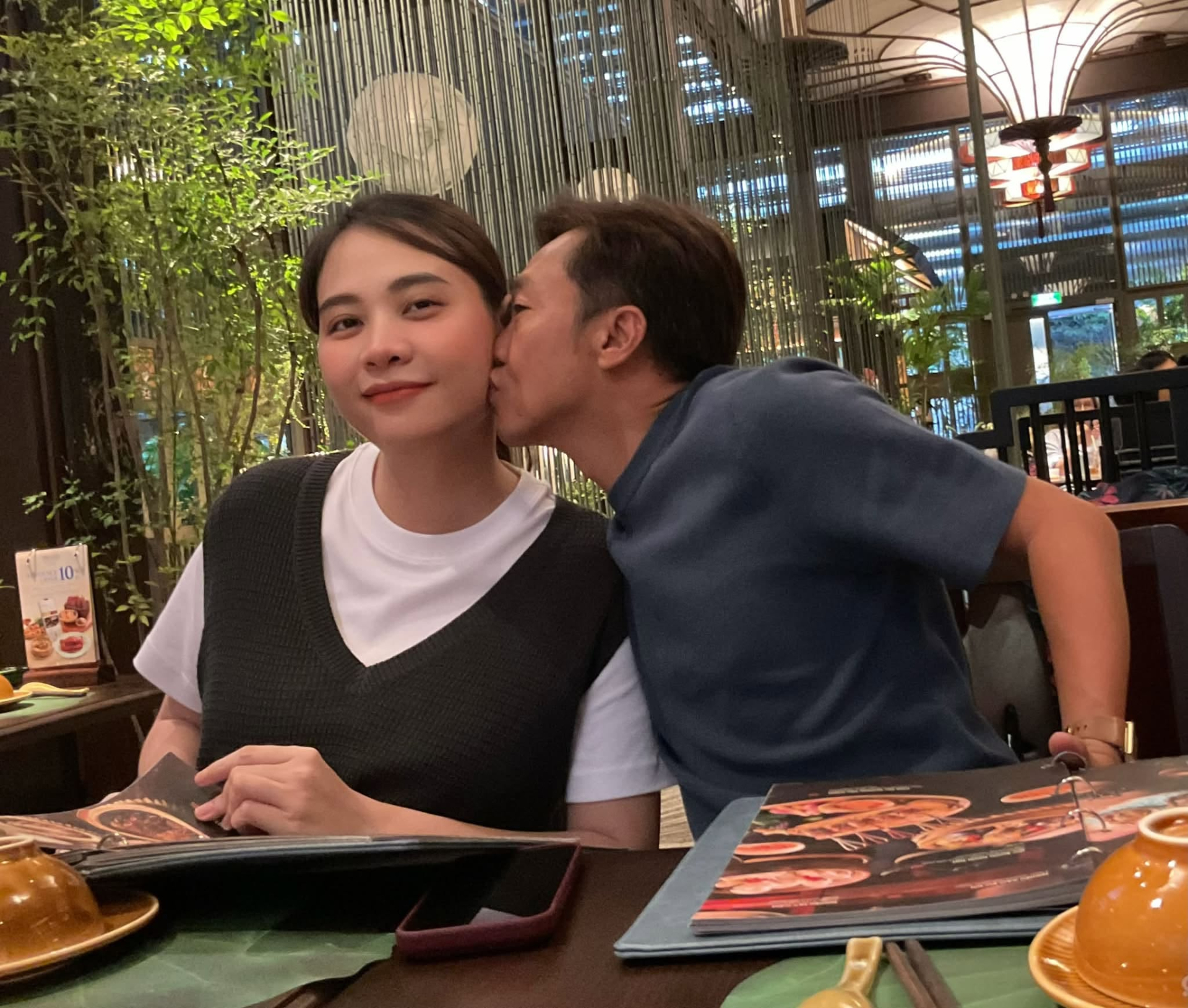 Cường Đô La công khai hình ảnh "thơm người yêu"- Ảnh 1.