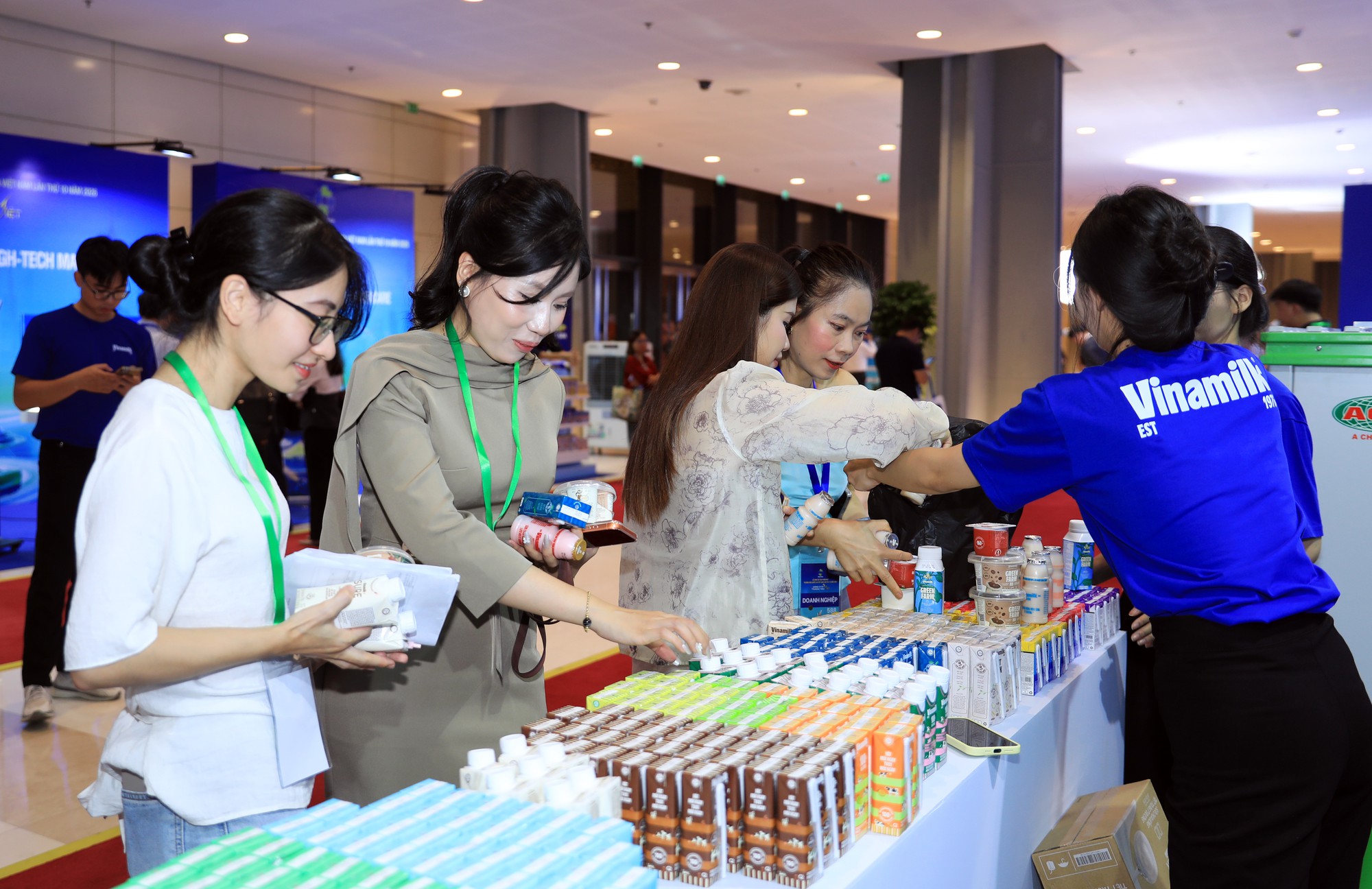 18 năm đạt Thương hiệu Quốc gia và hành trình không ngừng nâng chuẩn của Vinamilk- Ảnh 1.