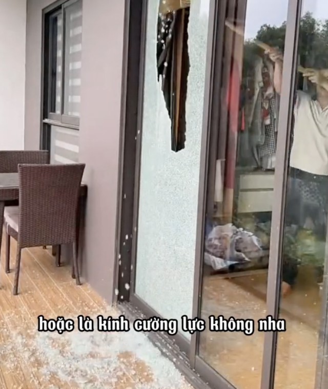 Lời khuyên cho các gia đình có cửa ra vào làm bằng kính cường lực - Ảnh 4.