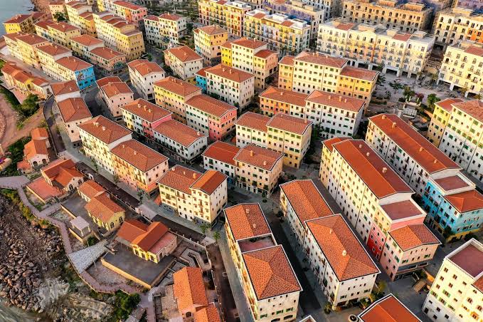 Việt Nam có một “thị trấn châu Âu” nằm bên biển, sở hữu tòa tháp cao 75 m: 2 năm liên tiếp thắng giải 