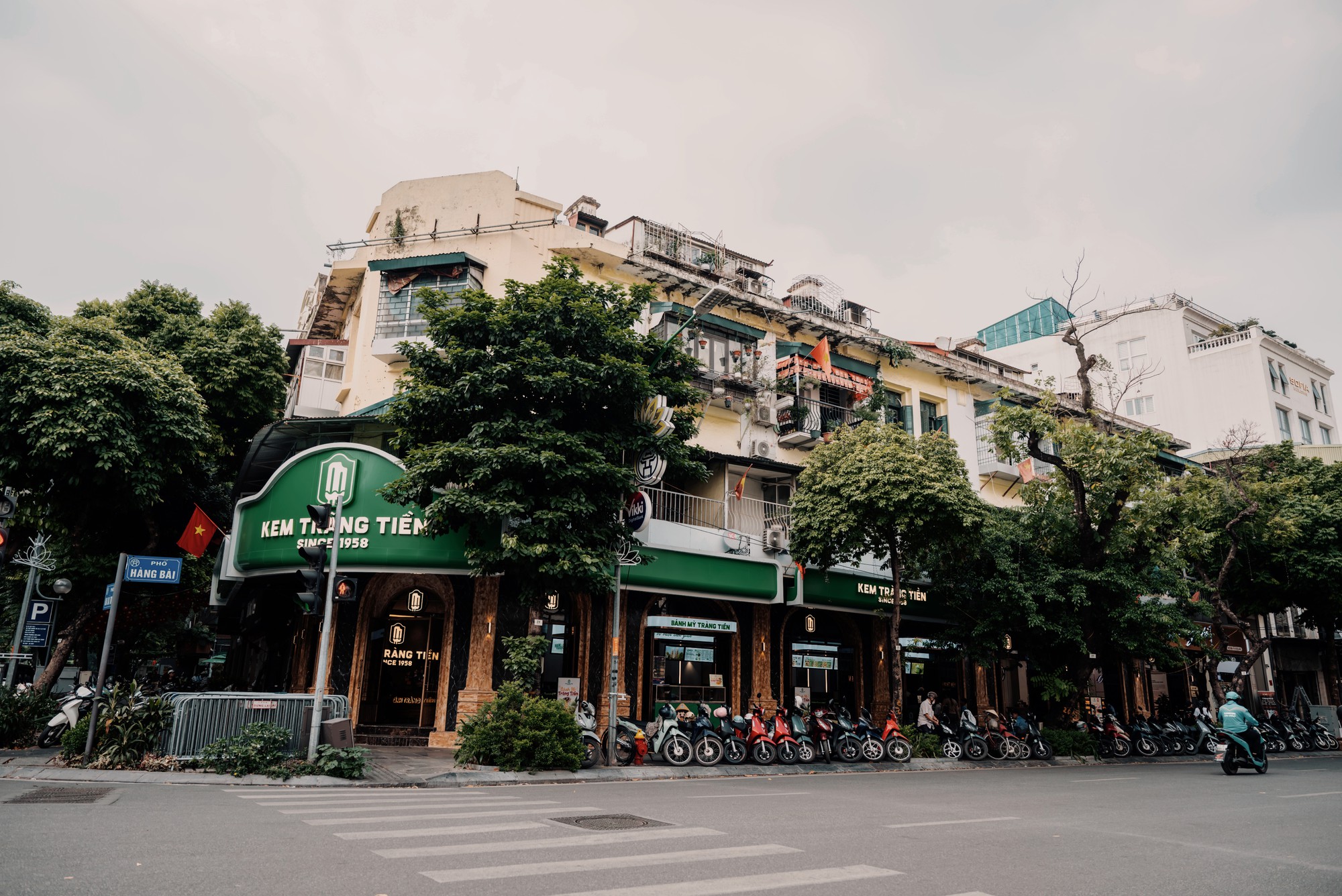 Việt Nam có 1 hàng kem bình dân được nữ Thủ tướng nước giàu bậc nhất thế giới tự mua cho cả đoàn, người giữ công thức từng chỉ học làm kem đúng 1 tháng- Ảnh 8.