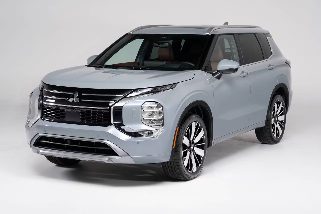 Mitsubishi Outlander 2026 lộ diện trên đường vận chuyển tại Việt Nam: Dễ sớm ra mắt, cạnh tranh CR-V bằng cấu hình 7 chỗ, động cơ hybrid nhẹ- Ảnh 5.