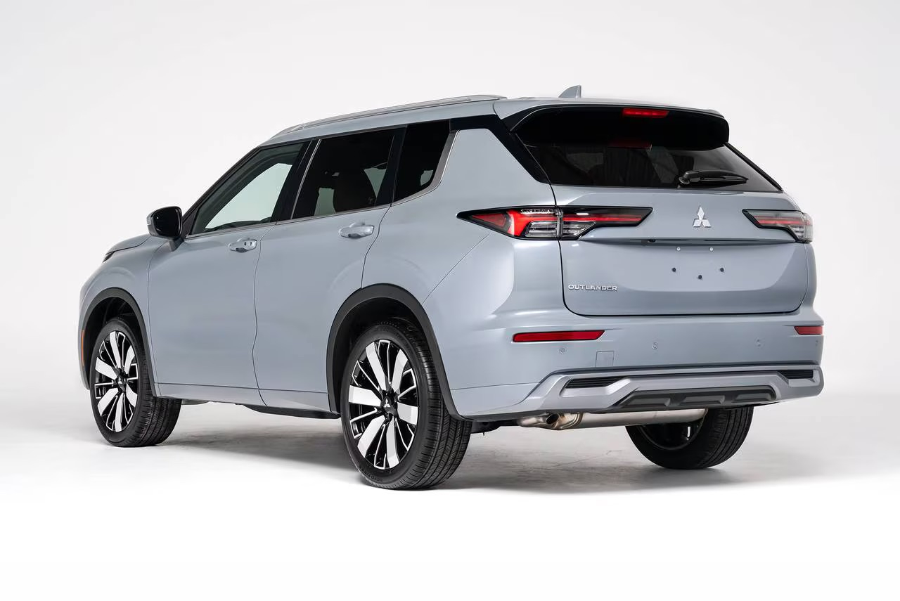 Mitsubishi Outlander 2026 lộ diện trên đường vận chuyển tại Việt Nam: Dễ sớm ra mắt, cạnh tranh CR-V bằng cấu hình 7 chỗ, động cơ hybrid nhẹ- Ảnh 6.