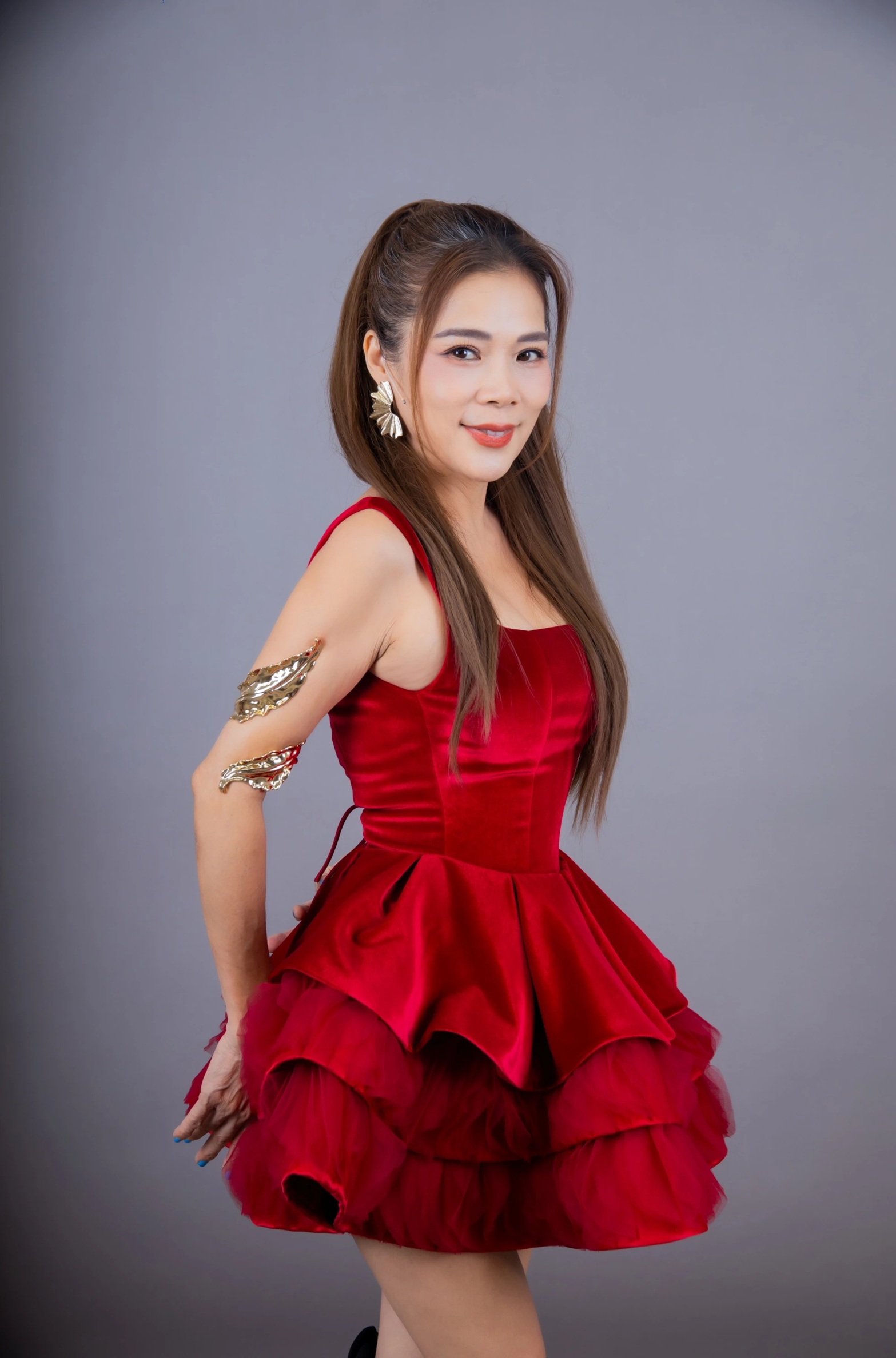 Nữ đại gia showbiz miền Trung SN 1972: "Tôi nói thẳng, tôi không bắt chước" - Ảnh 1.