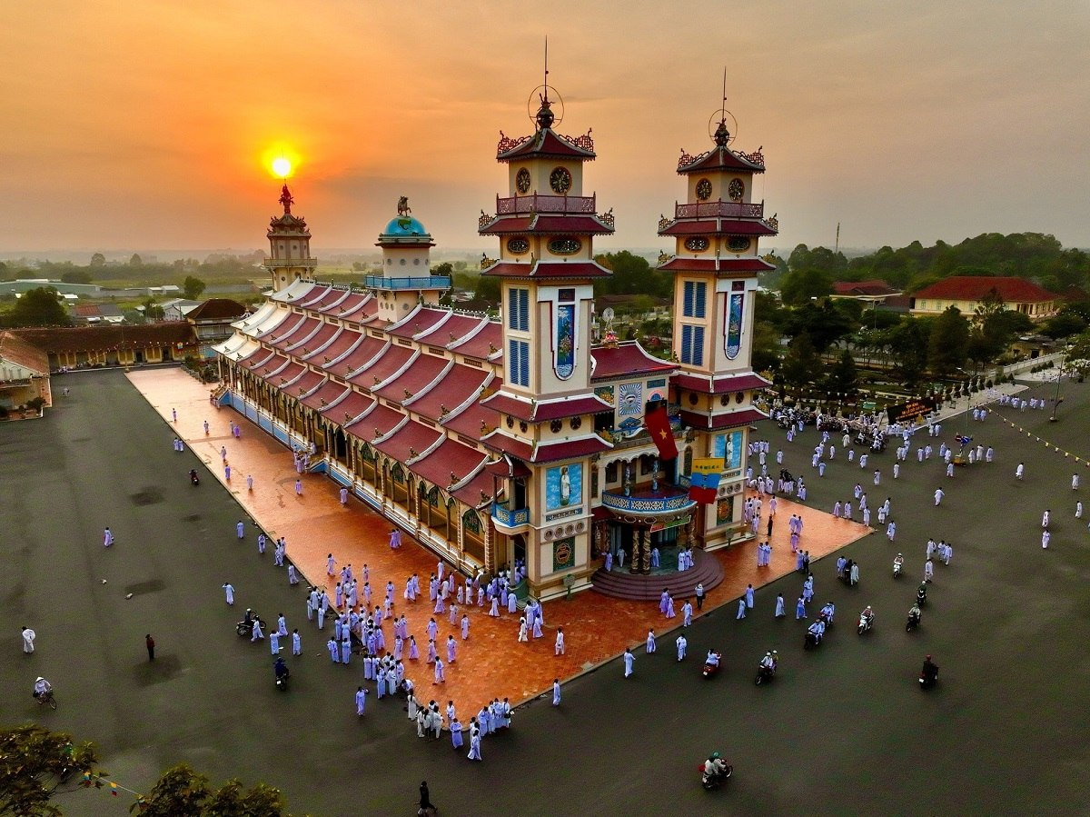 Sơn Hải đang xây một công trình thuộc dạng "bậc nhất, hạng nhất" Việt Nam: Chủ tịch Tập đoàn trực tiếp cam kết, đầu tư 43.298 tỷ đồng, nằm trên 2 tỉnh - thành phố, dự kiến khai thác ngay trong 2029 - Ảnh 6. Sơn Hải đang xây một công trình thuộc dạng "bậc nhất, hạng nhất" Việt Nam: Chủ tịch Tập đoàn trực tiếp cam kết, đầu tư 43.298 tỷ đồng, nằm trên 2 tỉnh - thành phố, dự kiến khai thác ngay trong 2029 - Ảnh 6.