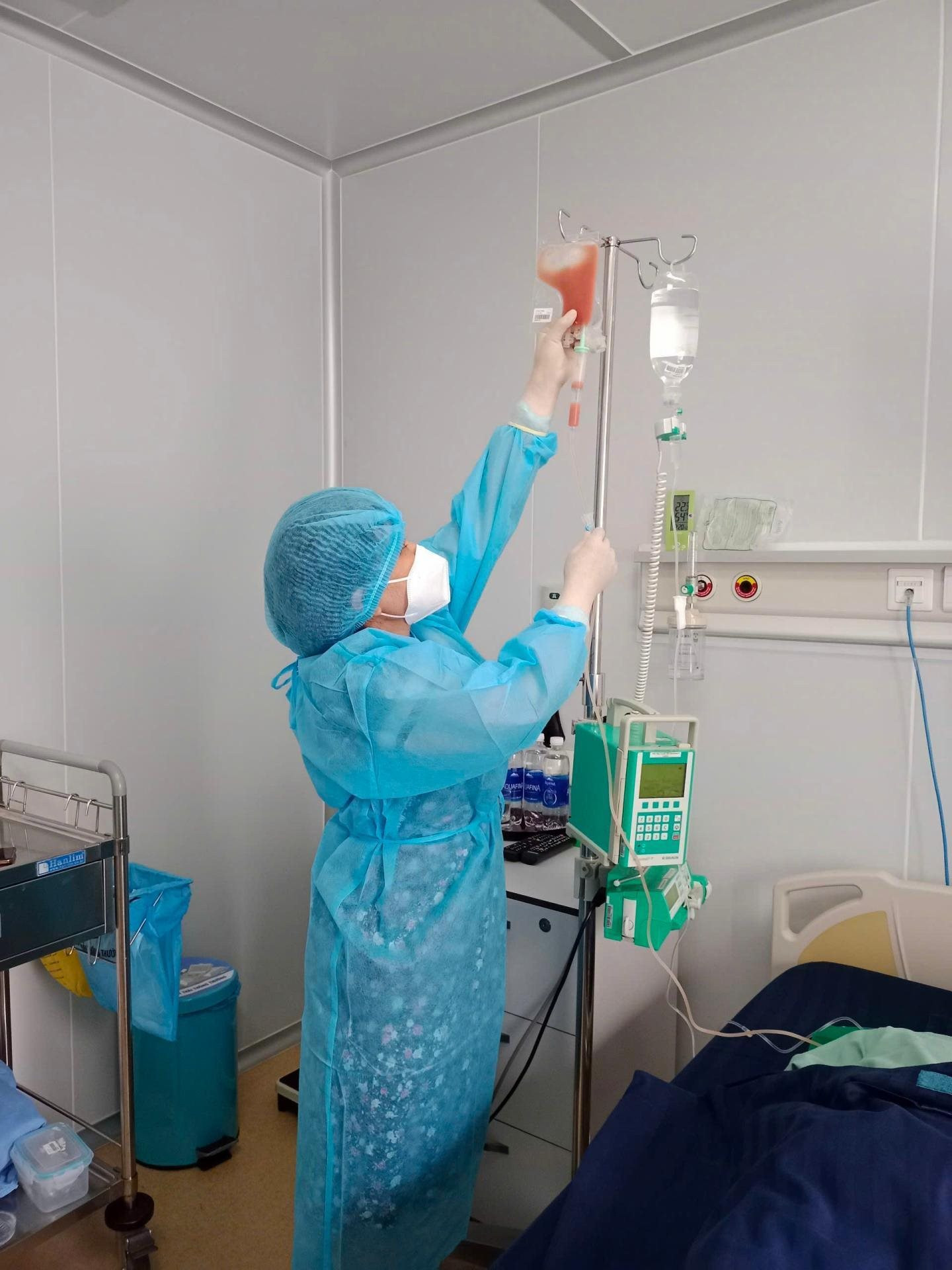 Nữ Tiến sĩ gần 30 năm điều trị bệnh bị coi là “án tử”, góp sức đưa kỹ thuật hiếm trên thế giới triển khai tại Việt Nam: “Nhiều bệnh nhân nhận hoá đơn thuốc mà không tin giá rẻ đến vậy” - Ảnh 7.