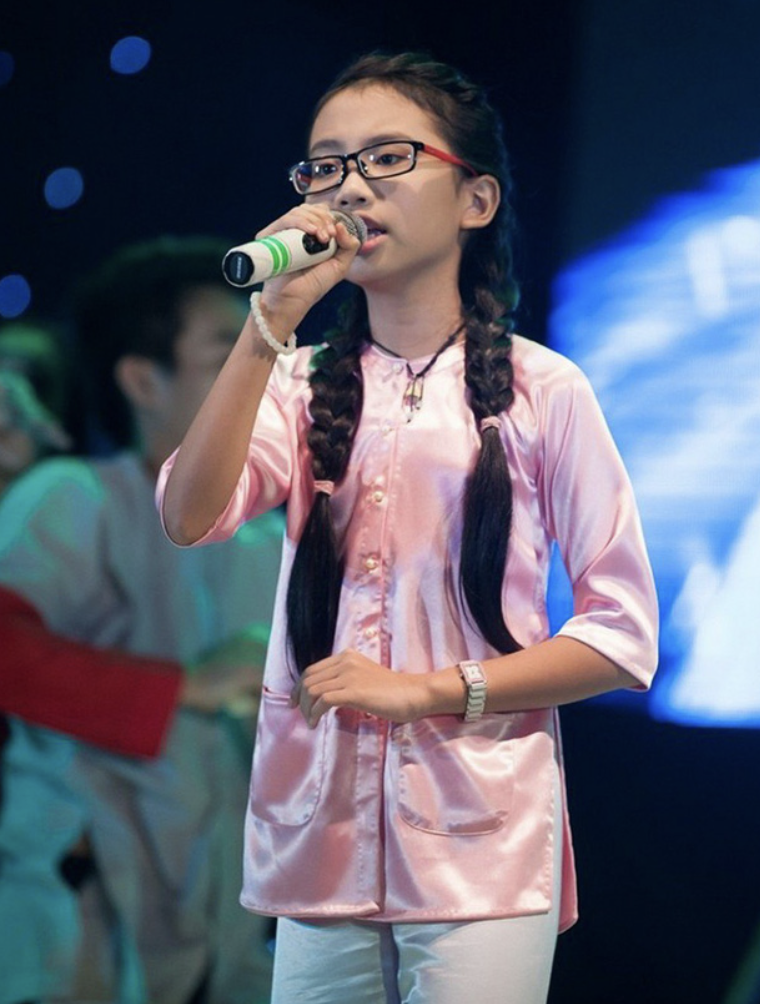 Cô gái quê TP.HCM 19 tuổi tự lập công ty, làm show miễn phí, liên tục được khen thưởng cấp quốc gia- Ảnh 2.