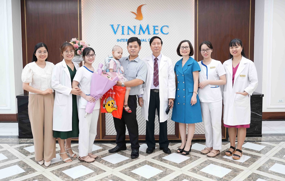 Nữ Tiến sĩ gần 30 năm điều trị bệnh bị coi là “án tử”, góp sức đưa kỹ thuật hiếm trên thế giới triển khai tại Việt Nam: “Nhiều bệnh nhân nhận hoá đơn thuốc mà không tin giá rẻ đến vậy” - Ảnh 3.