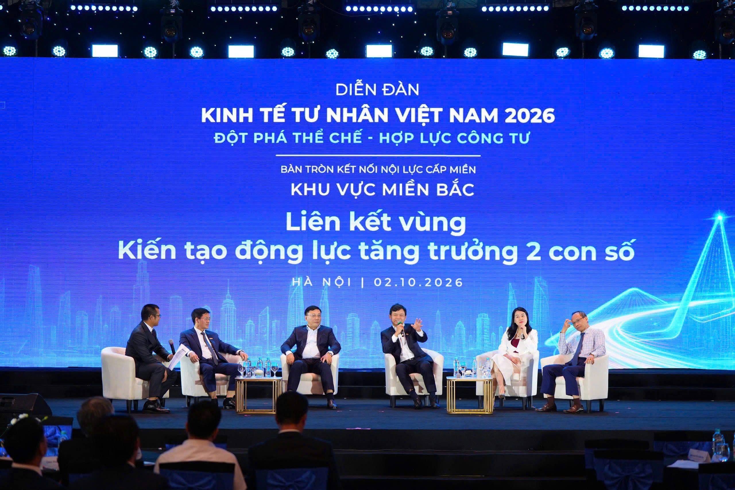 Chủ tịch Sunhouse Nguyễn Xuân Phú: Doanh nghiệp Việt thường muốn làm “tất tần tật”, lại luôn giữ bí mật - Ảnh 2.