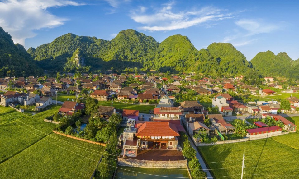 Phát hiện ngôi làng có hơn 400 căn nhà cùng quay một hướng: Cách Hà Nội 180 km và được thế giới vinh danh- Ảnh 5.